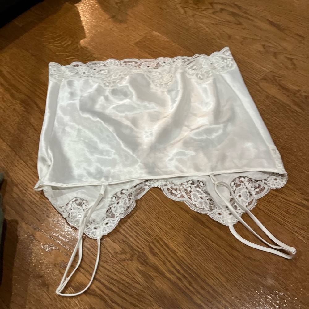 vintage white lace top lingerie Victorias Secret size small - Picture 2 of 3